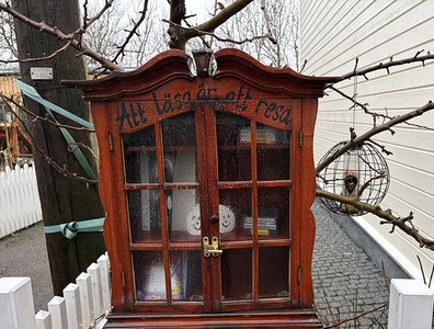 2025-12-14 14.24.52 slottsberget bokskap